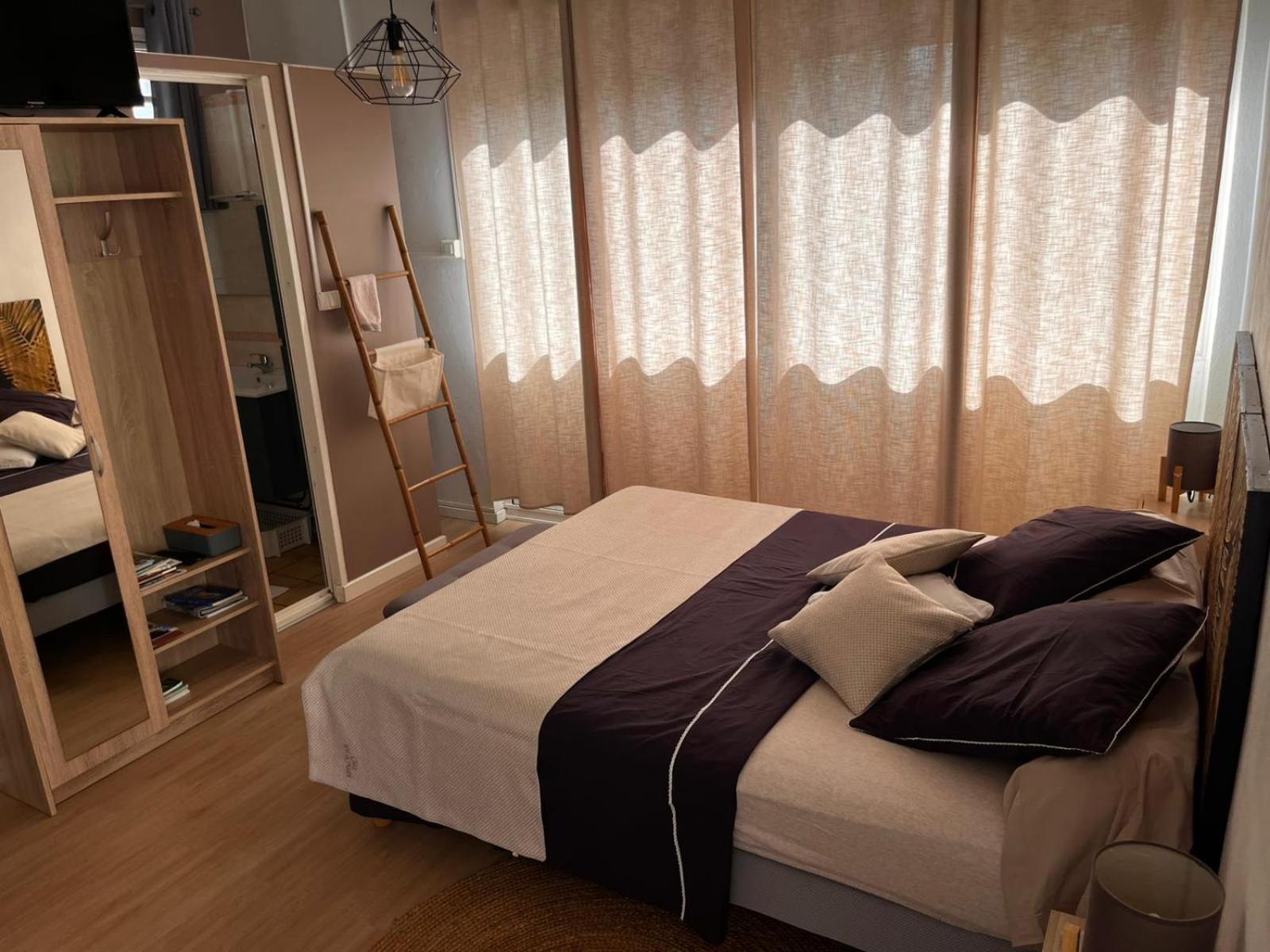 Studio Cosy Avec Piscine Dans Une Villa サン＝ドニ エクステリア 写真